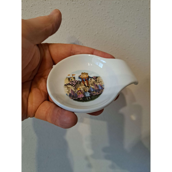 Amuseschaal met Humpty Dumpty, porselein 9x7x2cm - handgemaakt