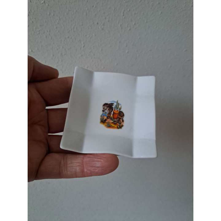 Amuse schaaltje met Ezel met mand, porselein 8x8x1.5cm - handgemaakt