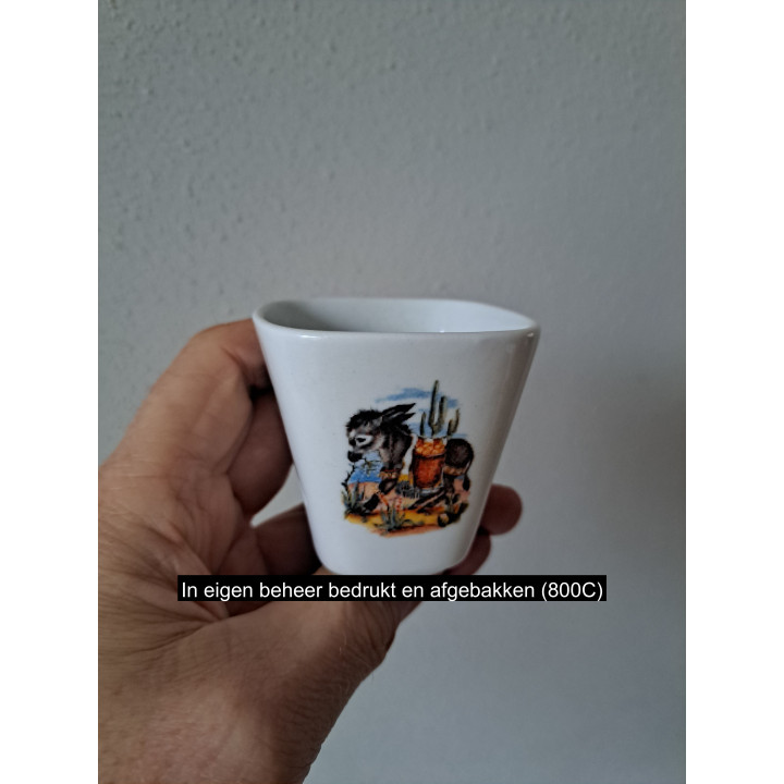 Bloempotje met Ezel met mand, porselein 6x6x6cm