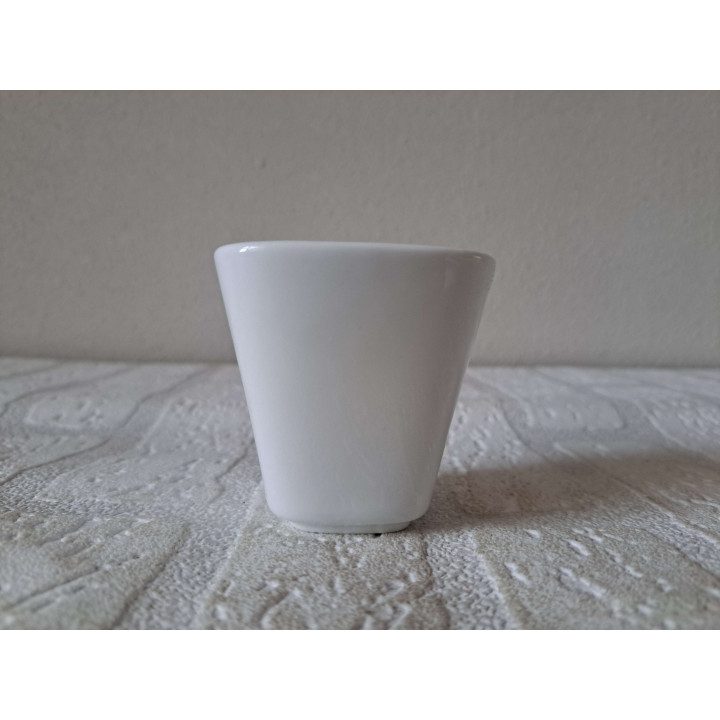 Bloempotje met Piguins met muts, porselein 6x6x6cm - handgemaakt