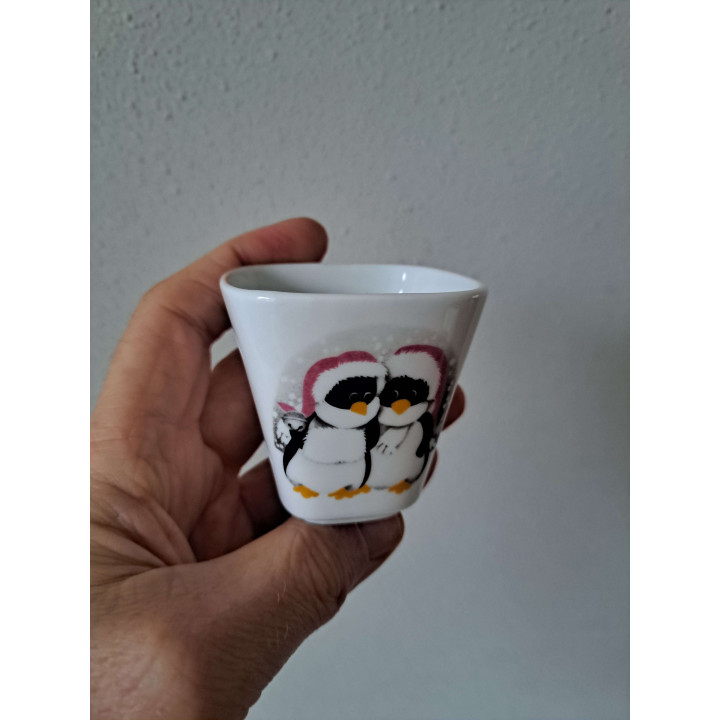 Bloempotje met Piguins met muts, porselein 6x6x6cm - handgemaakt