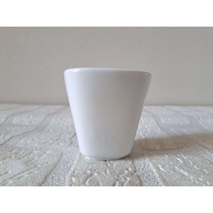 Bloempotje met Meisje drinkt thee, porselein 6x6x6cm - handgemaakt