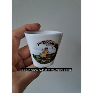 Bloempotje met Meisje drinkt thee, porselein 6x6x6cm