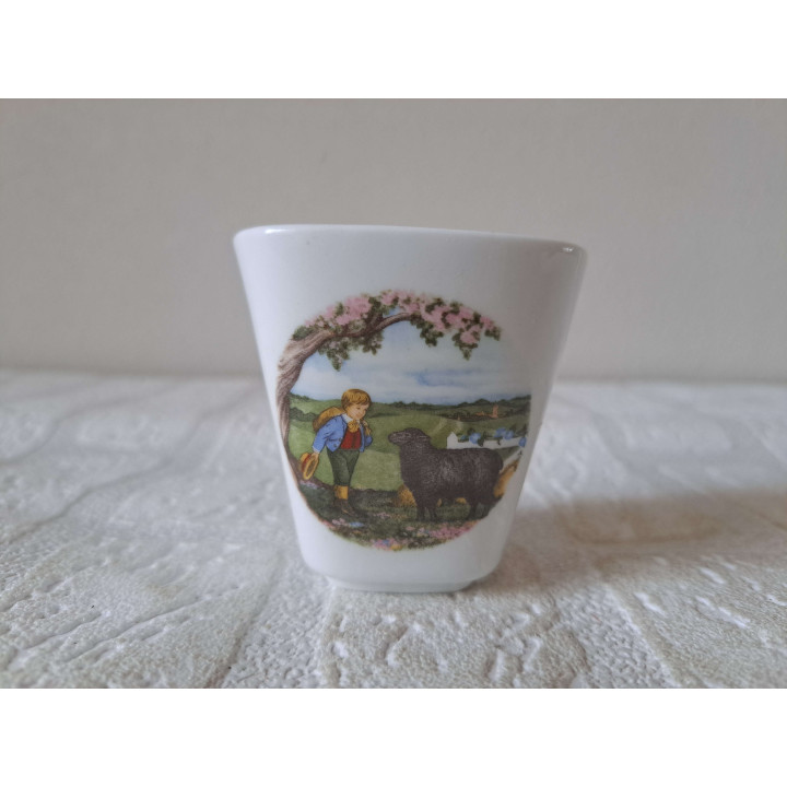 Bloempotje met Jongen met zwarte schaap, porselein 6x6x6cm - handgemaakt