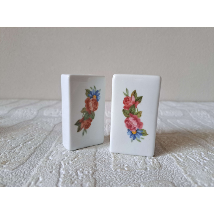 Rozen bloemen, peper en zoutstel, porselein 5x4x7cm - peper en zoutstellen