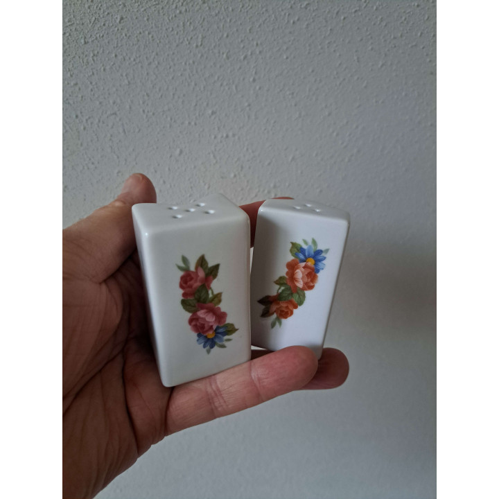 Rozen bloemen, peper en zoutstel, porselein 5x4x7cm - peper en zoutstellen