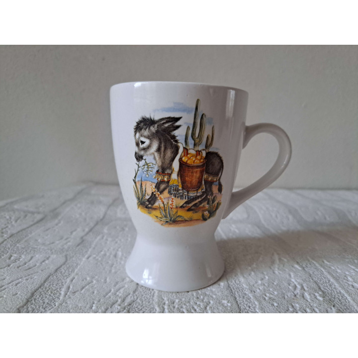 Beker mok met voet, Ezel met mand, Porselein D8xH11.5cm - handgemaakt