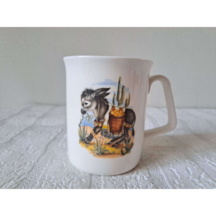 Beker mok met voet, Ezel met mand, Porselein D8xH10cm - handgemaakt