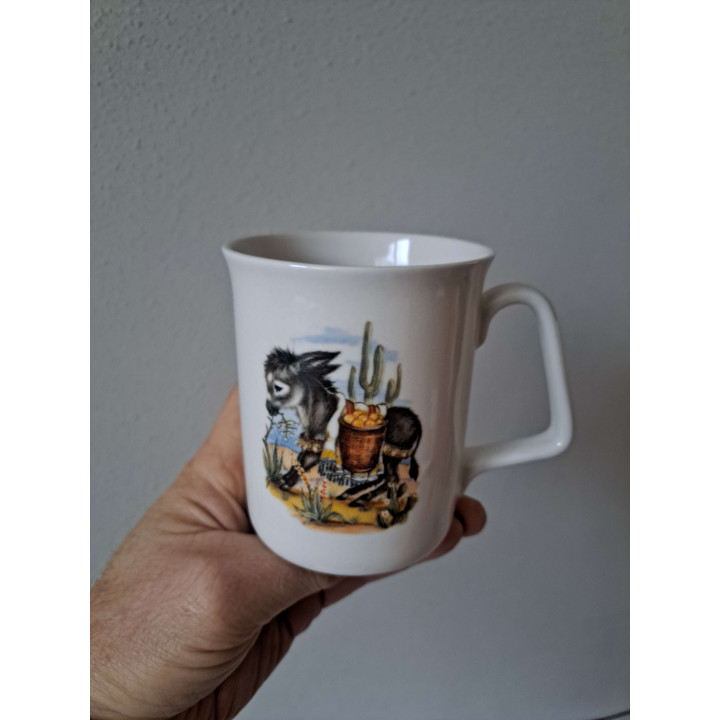 Beker mok met voet, Ezel met mand, Porselein D8xH10cm - handgemaakt