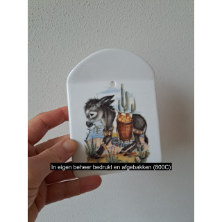 Kaasplank met Ezel met mand, porselein 12.5x16cm