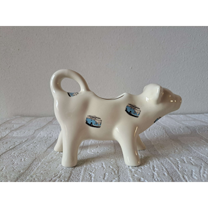 Melkkan koe met Volkswagen bus, porselein 18x7x10cm bw - handgemaakt