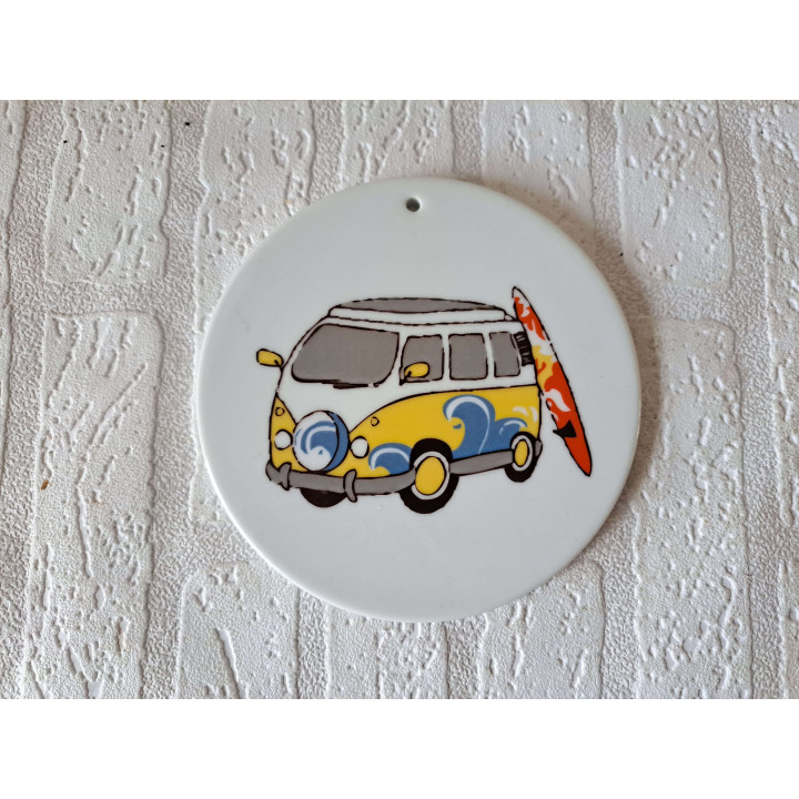 Kaasplank Volkswagen met surfplank, porselein D16xH0.5cm gl - handgemaakt