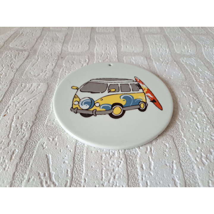 Kaasplank Volkswagen met surfplank, porselein D16xH0.5cm gl - handgemaakt