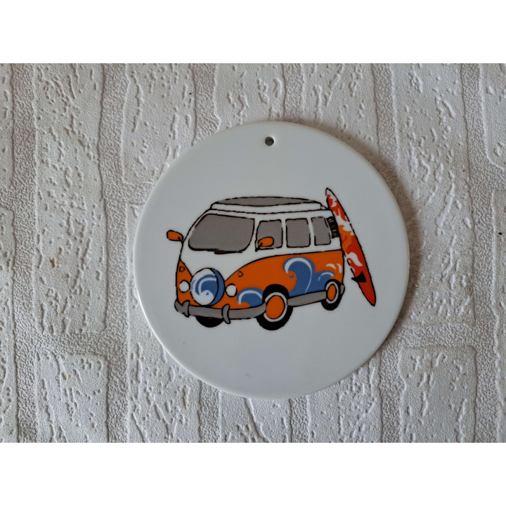 Kaasplank Volkswagen met surfplank, porselein D16xH0.5cm eo - handgemaakt