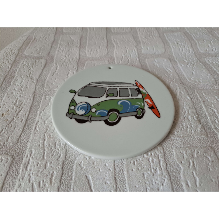 Kaasplank Volkswagen met surfplank, porselein D16xH0.5cm gn - handgemaakt