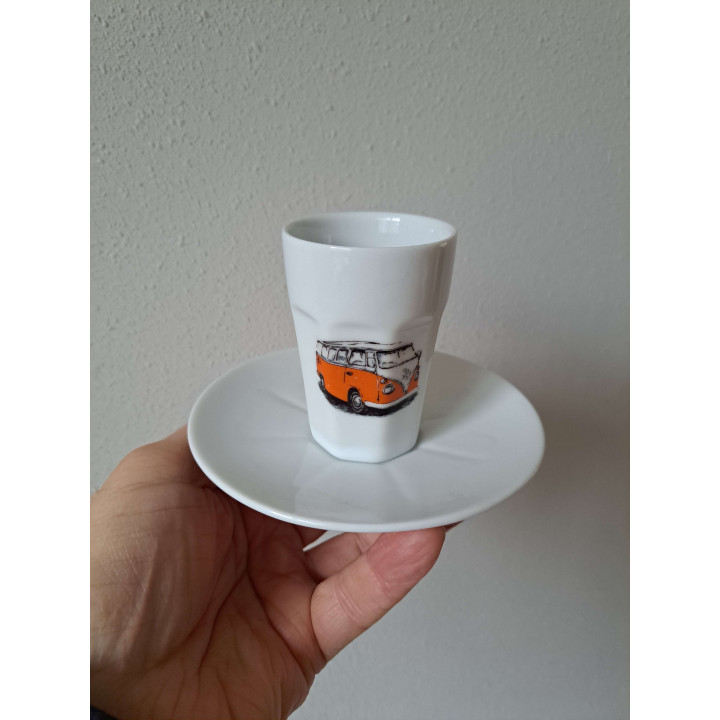Kop en schotel Volkswagen bus, porselein D12.5xH8cm oranje - handgemaakt