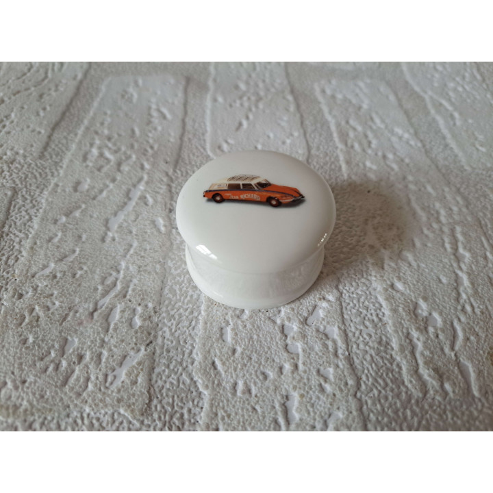 Pillendoosje met Citroen DS 21 break, porselein D4.5xH2.5cm - handgemaakt