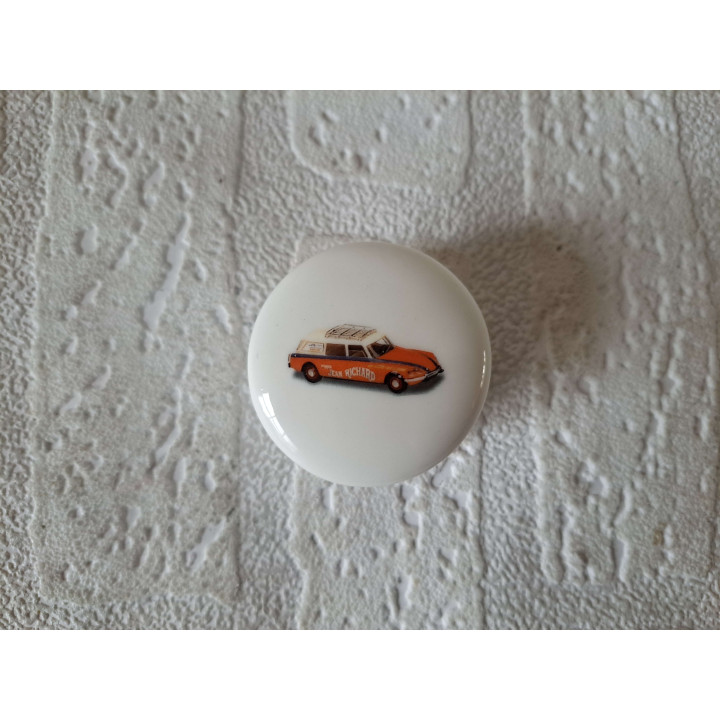 Pillendoosje met Citroen DS 21 break, porselein D4.5xH2.5cm - handgemaakt