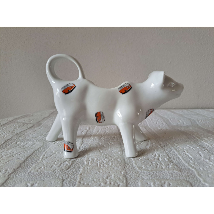 Melkkan koe met Volkswagen bus, porselein 18x7x10cm rd - handgemaakt