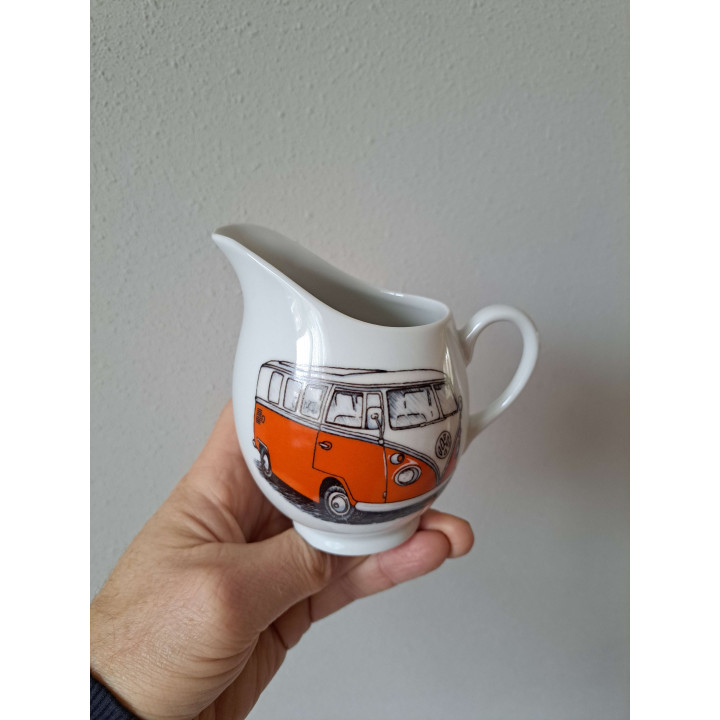 Melkkan met oranje Volkswagen bus, porselein 12x8x11.5cm - handgemaakt
