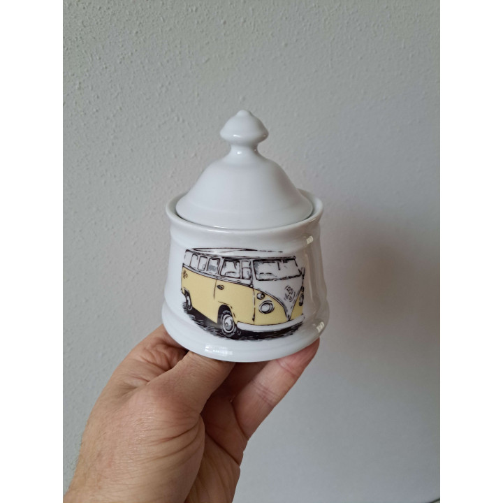 Suikerpotje met gele Volkswagen bus, porselein D10xH12cm - handgemaakt