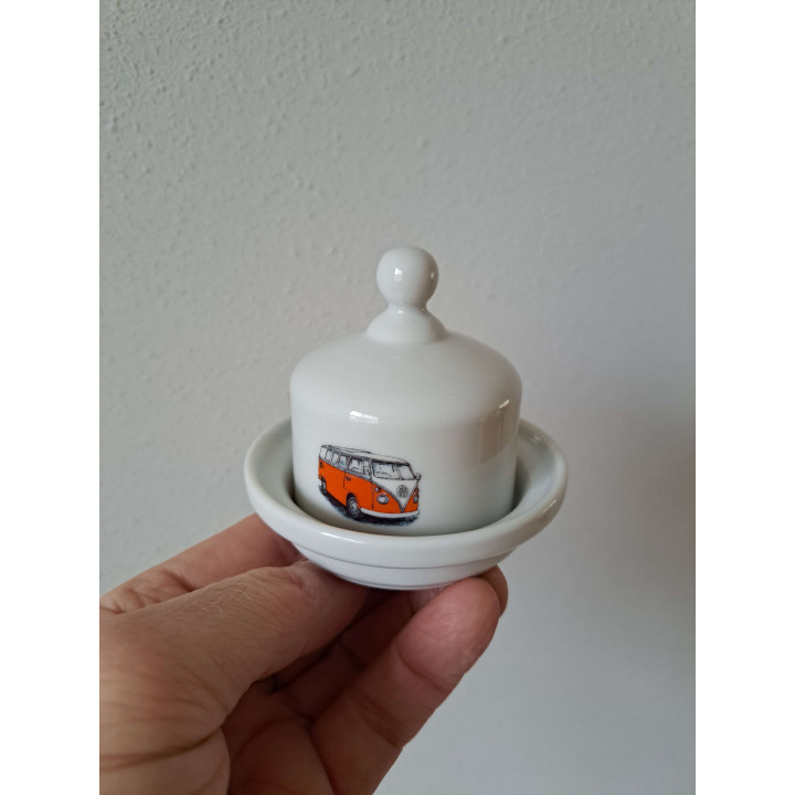 Botervlootje met oranje Volkswagen bus, porselein D8.5xH7cm - handgemaakt