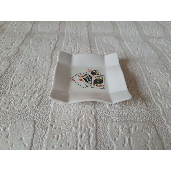 Amuse schaaltje van porselein met speelkaarten 8x8x1.5cm - handgemaakt