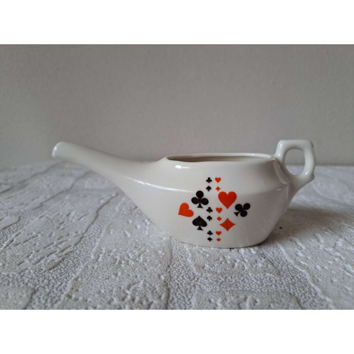 Melkkan met Speelkaarten symbolen, porselein 16x6.5x6cm- handgemaakt