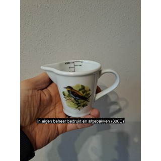 Maatbeker 200ml met bijeneter vogel, porselein 13x7.5x8.5cm
