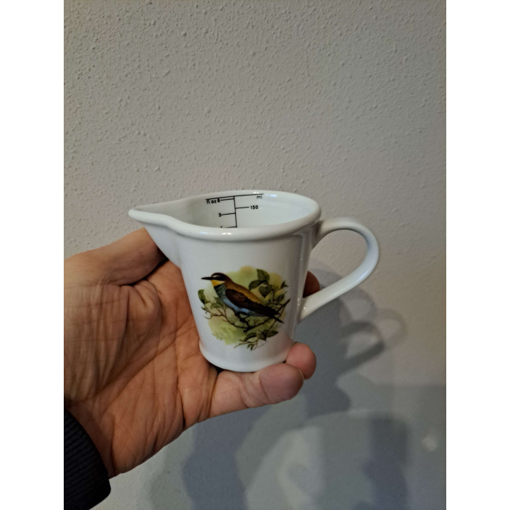Maatbeker 200ml met bijeneter vogel, porselein 13x7.5x8.5cm - handgemaakt