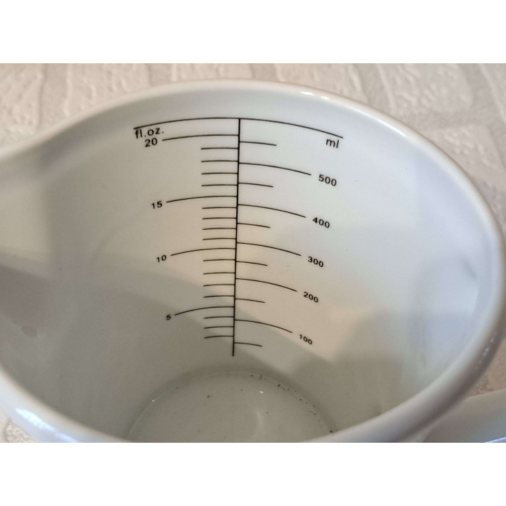 Maatbeker 600ml met konijnen, porselein 18.5x10.5x12.5cm - handgemaakt