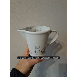 Maatbeker 600ml met konijnen, porselein 18.5x10.5x12.5cm