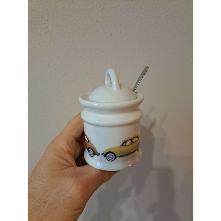 Suikerpot met lepel met Volkswagen kever, porselein D7xH10cm - handgemaakt