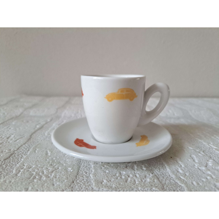 Kop en schotel met Volkswagen kevers, porselein D11.5x6.5cm - handgemaakt