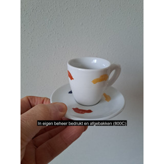 Kop en schotel met Volkswagen kevers, porselein D11.5x6.5cm