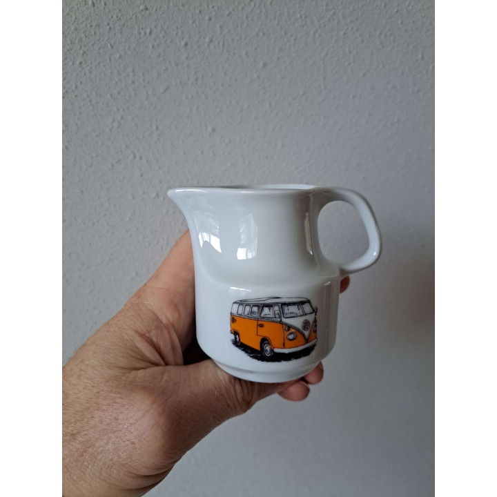 Melkkan met oranje Volkswagen bus, porselein 9x6.5x7.5cm - handgemaakt