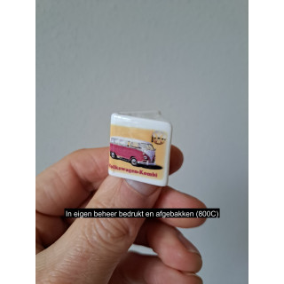 Boekje met Volkswagen combi bus, porselein 2.5x2.5x2.5cm