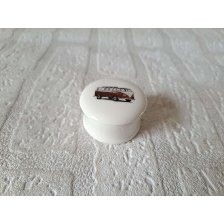 Pillendoosje met Volkswagen combi bus, porselein D4.5xH2.5cm - handgemaakt