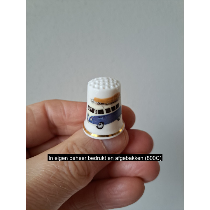 Volkswagen bus met boot keukenmagneet, porselein 2.5x3cm