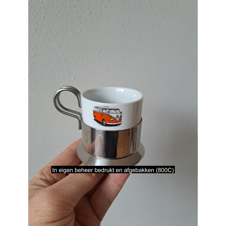 Kop en schotel met oranje Volkswagen bus, porselein D7.5x6cm