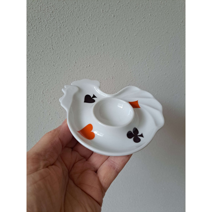 Kip eierdop met Speelkaarten symbolen, porselein 13x12x2.5cm - handgemaakt