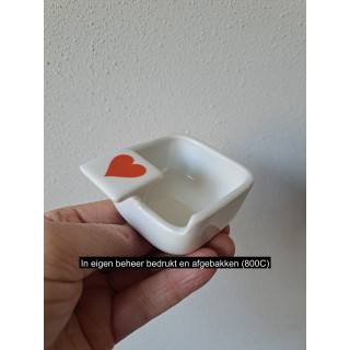 Asbak met speelkaart symbool Harten, porselein 7x8.5x4cm