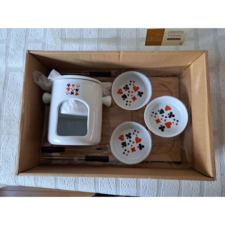 Fondueset met speelkaart symbolen, porselein 35x24x15cm - handgemaakt