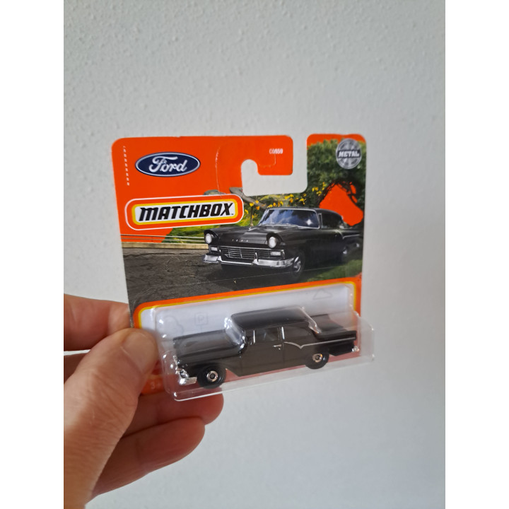 Ford custom 300 1957 Matchbox 2022-010