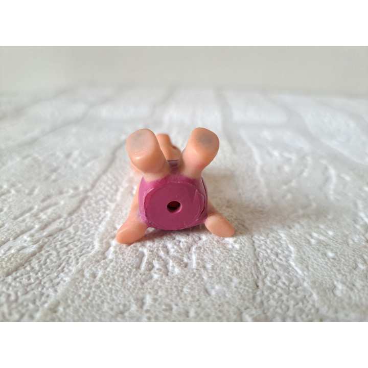 Zittend Knorretje, Winnie de Poeh, rubber 3x3.5x5.5cm - winnie the pooh