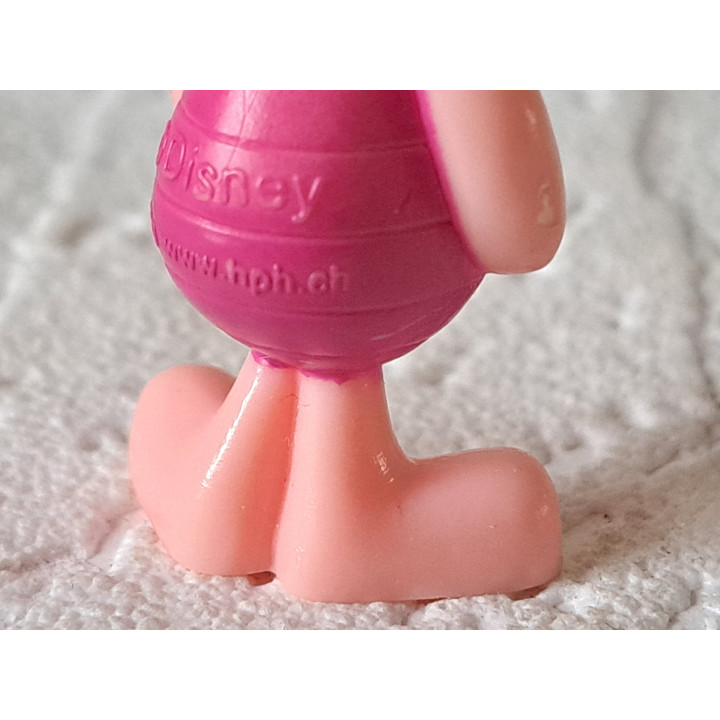 Zittend Knorretje, Winnie de Poeh, rubber 3x3.5x5.5cm - winnie the pooh