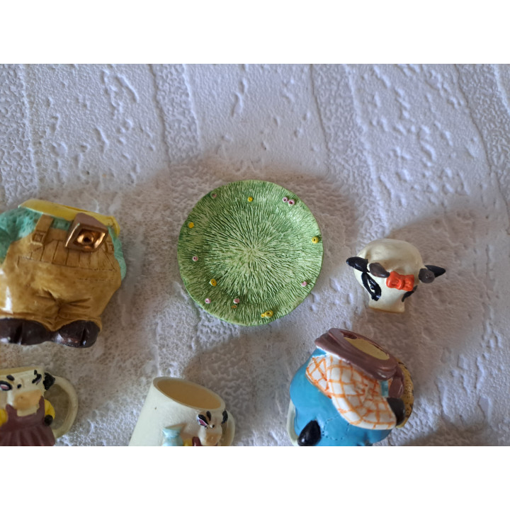 Aardbeien kinderservies 10 delig, kunsthars D12.5xH5.5cm - Verzamelobjecten