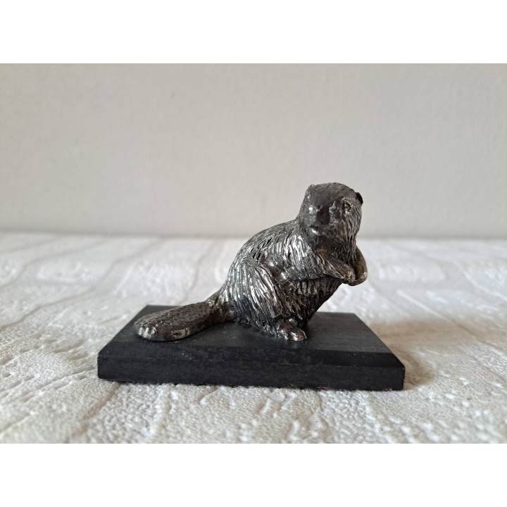 Verzilverde Bever op houten plateau, WNF 8.5x4.5x5.5cm - dierfiguren