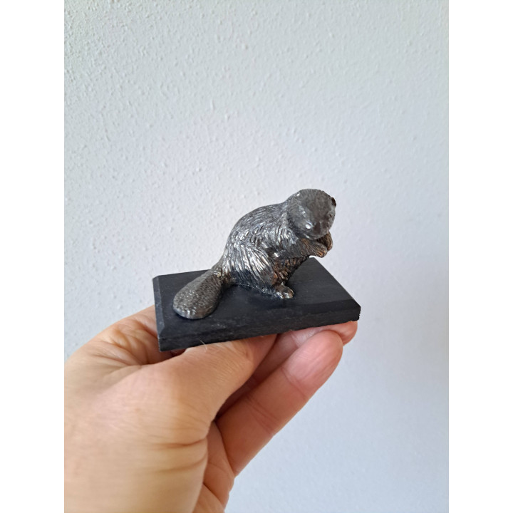 Verzilverde Bever op houten plateau, WNF 8.5x4.5x5.5cm