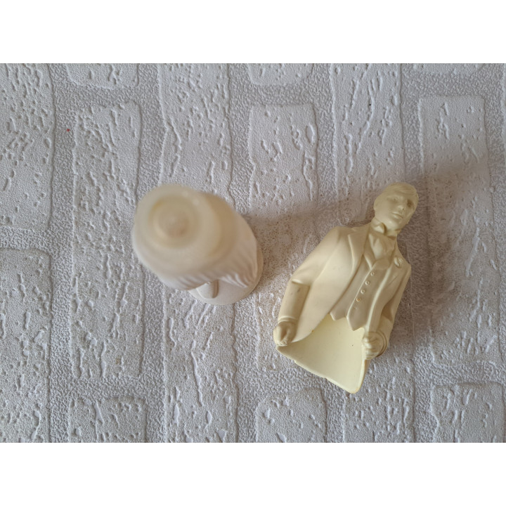 Bruidegom, cologneflesje Avon, jaren 70, 6.5x4x19cm - avon